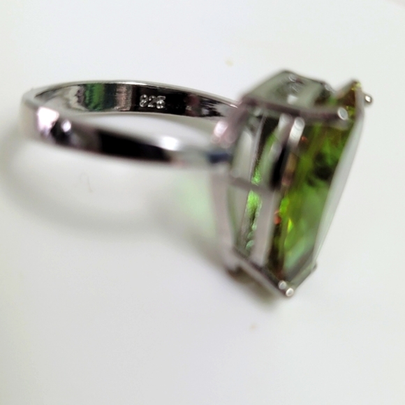 Naturally Color Changing Zultanite Ring - Picture 5 of 11